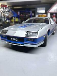 正規品販売！ 模型車 モデルカー カマロペースカー1982 camaro z28