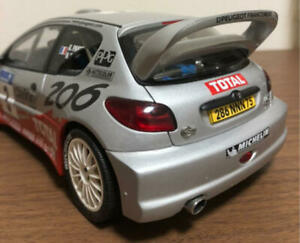 【送料無料】模型車 モデルカー オートアートプジョーauto art 118 peugeot 206 wrc