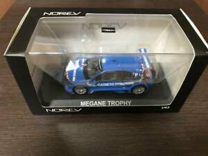 【送料無料】模型車 モデルカー ノレフルノーメガーヌトロフェエジャンダルメリーオートブラウnorev 143 renault megane trophae gendarmerie auto blau