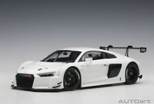 【送料無料】模型車 モデルカー オートアートアウディプレーンボディバージョンホワイトモデルautoart 81602 118 audi r8 lms plain body version white composite model