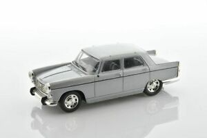 【送料無料】模型車 モデルカー プジョーイショアルタヤpeugeot 404 143 ixoaltaya