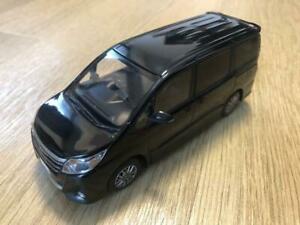 【送料無料】模型車 モデルカー トヨタノアパターンノベルティヘリコプターtoyota noah colour pattern novelty helicopter