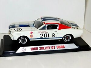 【送料無料】模型車 モデルカー シェルビーマスタングシェルビーグッズshelby mustang gt350r 201 1966 shelby collectibles 118