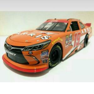 【送料無料】模型車 モデルカー アクショントヨタカムリaction2016 toyota camry 124