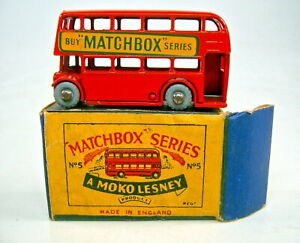 【送料無料】模型車 モデルカー マッチボックスロンドンレッドバスマッチメタルホイールトップボックスmatchbox rw 05b london red bus buy matchbox metal wheels top in b box