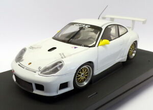【送料無料】模型車 モデルカー オートアートスケールモデルカーポルシェホワイトautoart 118 scale model car porsche 911 77821gt3rwhite
