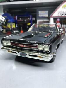【送料無料】模型車 モデルカー プリマスカブリオ1969 plymouth gtx cabrio 118 disposal