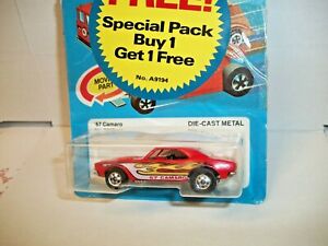 【送料無料】模型車 モデルカー ホットホイールカマロhot wheels 67 red flamed camaro 3913 mip