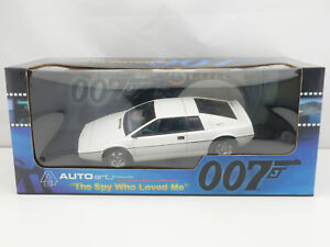 【送料無料】模型車 モデルカー オートアートジェームズボンドスパイエスプリautoart james bond 007 lotus esprit the spy who loved me sealed 16101207｜hokushin