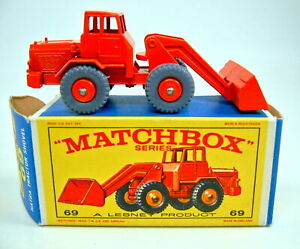 【送料無料】模型車 モデルカー マッチボックスハトラトターシャベルオレンジグレータイヤレアボックスmatchbox rw 69b hatra tractor shovel orange grey tyres in rarer e2 box