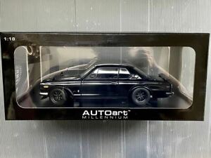 【送料無料】模型車 モデルカー ムイラロオートアートスカイラインアフィニナドヴェルシオンオートアルテハコスカmuy raro autoart nissan skyline kpgc10 afinado version auto arte hakoska