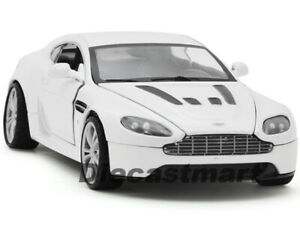 【送料無料】模型車 モデルカー モーターマックスアストンマーティンヴァンテージノイフヴォイトゥールミニチュアブランmotormax 124 aston martin v12 vantage neuf voiture miniature blanc｜hokushin