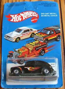 【送料無料】模型車 モデルカー カードホットホイールフォードドアミントヴィンテージホットホイールvintage hot wheels 3919 40 ford 2door 1981 mint on card hotwheels