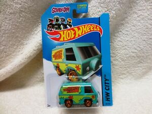 【送料無料】模型車 モデルカー スクービードゥーミステリーマシンホットホイールロングカードscooby doo mystery machine hot wheels 2013 long card