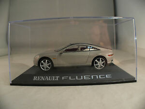 【送料無料】模型車 モデルカー アルタヤキオスクコンセプトカールノーフルエンスインボックスaltaya kiosk concept car renault fluence 143 in box