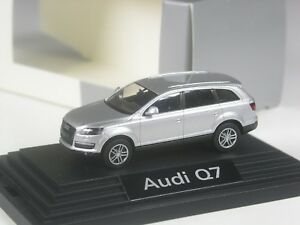【送料無料】模型車 モデルカー レアワイキングプロモーションモデルアウディシルバーメタリックrare wiking promotional model audi q7 silver metallic bnib｜hokushin
