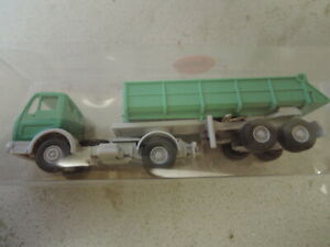 【送料無料】模型車 モデルカー カートンワイキングフラットベッドチルトグリーンwiking construction vehicles mb flatbed tilt green in carton 60