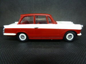 【送料無料】模型車 モデルカー コーギーcorgi triumph herald 143