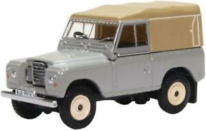 【送料無料】模型車 モデルカー オックスフォードランドローバーセリエロナメディオグリスエスカラキャリバーoxford 76lr3s003 land rover serie ll lona medio gris 176 escala 00 calibre t48