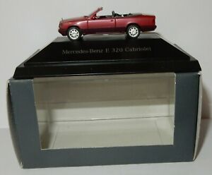 【送料無料】模型車 モデルカー ヘルパメルセデスベンツカブリオレガーネットherpa oh 187 mercedesbenz e 320 cabriolet open garnet red metal in box 11,836円
