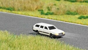 【送料無料】模型車 モデルカー ブッシュスカラパサートコンイルミナツィオーネヌオーヴォbusch 5691 scala n vw passat con illuminazione nuovo in conf orig