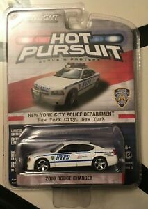 【送料無料】模型車 モデルカー グリーンライトホットシリーズニューヨークダッジチャージャーgreenlight hot pursuit series 12 york city,2010 dodge charger
