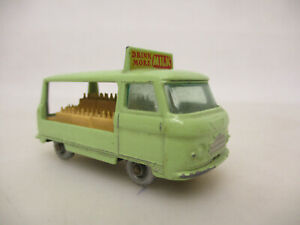 【送料無料】模型車 モデルカー マッチボックスレギュラーホイールコマーボトルフロートx11050 matchbox regular wheels no 21c commer bottle float, with signs of wear