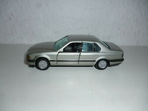【送料無料】模型車 モデルカー ガマモデルカーグレーメタリックgamamodel car1107bmw 735 i143grey metallic1166