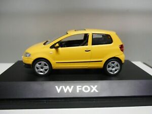 【送料無料】模型車 モデルカー フォルクスワーゲンキツネイエローシューコvolkswagen fox yellow schuco 143 used see photos
