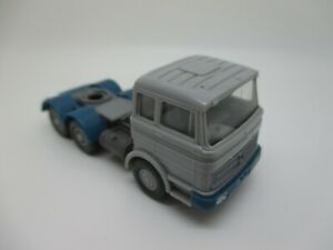 【送料無料】模型車 モデルカー ワイキングトターユニットシューブwiking mb 2223 tractor unit schub 113