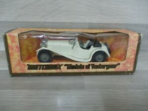 【送料無料】模型車 モデルカー マッチボックスモデルオブイェスターイヤージャガーホワイトmatchbox models of yesteryear y1 1936 jaguar ss100 white