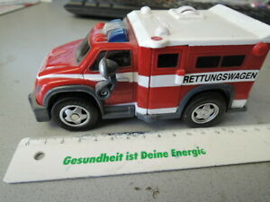 【送料無料】模型車 モデルカー マッチコレクションマッチボックスmatchbox collection here matchbox ambulance 2650