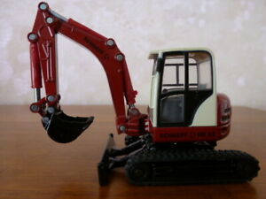 【送料無料】模型車 モデルカー シクシェフsiku schaeff hr 32red