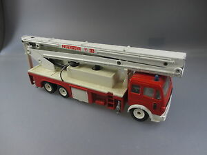 【送料無料】模型車 モデルカー シクジョイントステージクレーントラック