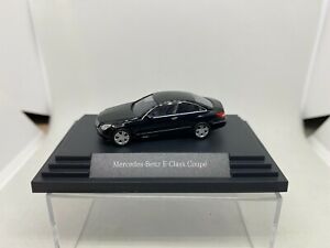 【送料無料】模型車 モデルカー ブッシュメルセデスベンツクラスクーペディーラーbusch 187 mercedes benz eclass coupe dealer edition
