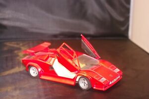 【送料無料】模型車 モデルカー ランボルギーニカウンタックlamborghini countach