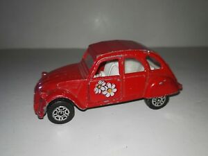 【送料無料】模型車 モデルカー イギリスコーギーシトロエンレッドcorgi citroen 2cv6 red made in gt britain