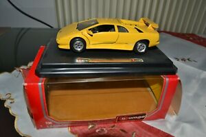 【送料無料】模型車 モデルカー ブラゴランボルギーニburago 124 lamborghini 1990