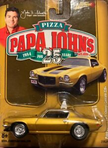 【送料無料】模型車 モデルカー ジョニーライトニングパパジョンジョンズシボレーカマロシェビーjohnny lightning papa johns 1971 johns chevrolet camaro z28 71 chevy 164 y