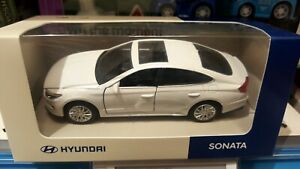 【送料無料】模型車 モデルカー ソナタトイミニカー138 hyundai sonata toy mini car