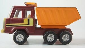【送料無料】模型車 モデルカー スズカートラックティッパーヴィンテージ