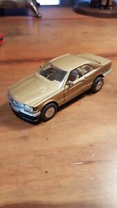【送料無料】模型車 モデルカー メルセデスミニチュアmercedes 560 sec miniature 1980