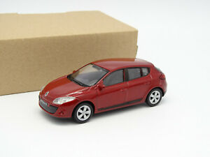 【送料無料】模型車 モデルカー ウェリールノーメガーヌドアレッドwelly sb 143 renault megane 2009 5 door red