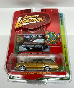 【送料無料】模型車 モデルカー ジョニーライトニングゴールドシェビーカプリスエステートjohnny lightning those 70s cars gold 1973 chevy ca estate|hokushin