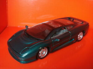 【送料無料】模型車 モデルカー マジストジャガースカラmajsto jaguar xd 220 scala124