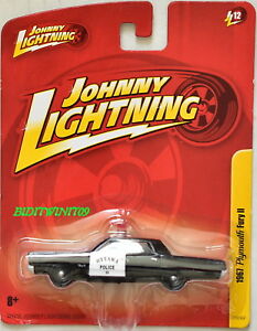 【送料無料】模型車 モデルカー ジョニーライトニングプリマスフリアjohnny lightning 1967 plymouth furia ii jl12｜hokushin
