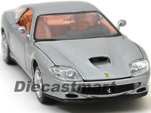 【送料無料】模型車 モデルカー フェラーリマラネッロアルジェントモデリーノオートダブブラゴヌオーヴォferrari 550 maranello argento 124 modellino auto da bburago 26004 nuovo 2015