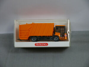 【送料無料】模型車 モデルカー ワイキングプレッサーゴミエコニックwiking 638 03 34 vehicle presser trash mb econic 187 k18 d20