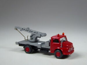 【送料無料】模型車 モデルカー ワイキングスペシャルモデルメルセデスクレーンワゴンレッドnlkr12 wiking special model mercedes 1413 crane wagon red