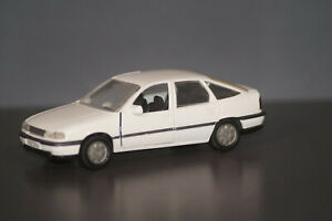 【送料無料】模型車 モデルカー ガマオペルベクトラセダンテリグホワイトgama 1162 opel vectra to sedan 5turig white 143